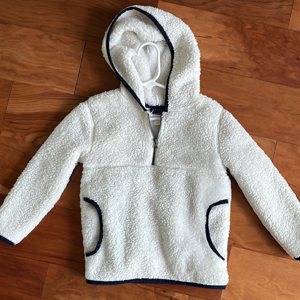 Hooded white jacket